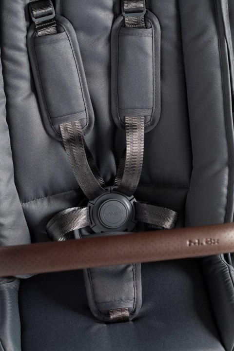 MAST M6x Volcanic Ash 2w1 - Wózek dziecięcy z gondolą i spacerówką | Swiss Design