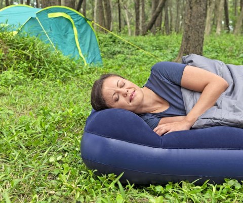 Bestway 67225 Materac dmuchany turystyczny z wbudowaną nożną pompą powietrza Full 1.91m x 1.37m x 28