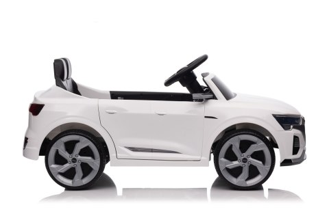 Auto Audi SQ8 białe na akumulator dla dzieci + pilot 2,4 GHz