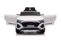 Auto Audi SQ8 białe na akumulator dla dzieci + pilot 2,4 GHz