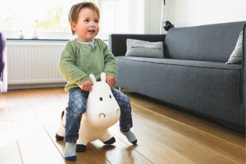 Skoczek Krówka Biało-Czarna