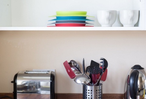 EZPZ Silikonowy talerzyk z podkładką mały 2w1 Mini Mat szary