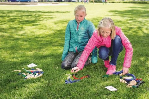 BS Toys, Układanka logiczna drewniana z kartami sport