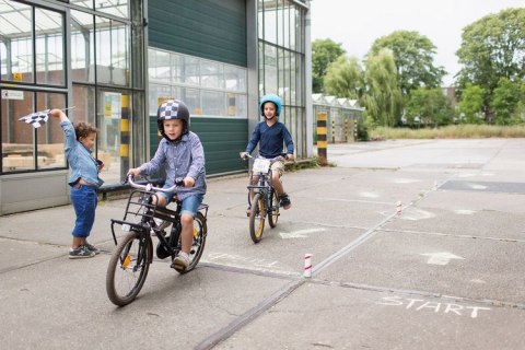 BS Toys, Zestaw do wyścigów USZKODZONE OPAKOWANIE RABAT 5%