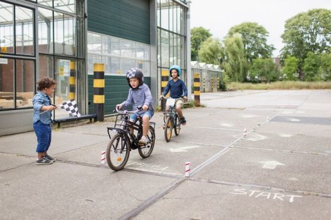 BS Toys, Zestaw do wyścigów USZKODZONE OPAKOWANIE RABAT 5%