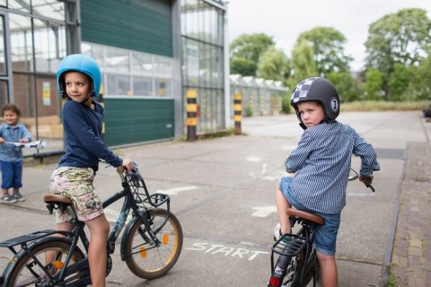 BS Toys, Zestaw do wyścigów USZKODZONE OPAKOWANIE RABAT 5%