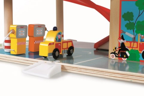 Garaż Drewniany z Windą i Zjeżdzalnią Scratch