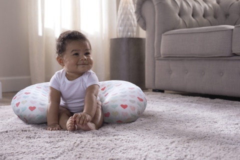 BOPPY Chicco poduszka rogal do karmienia dzieci - Hearts