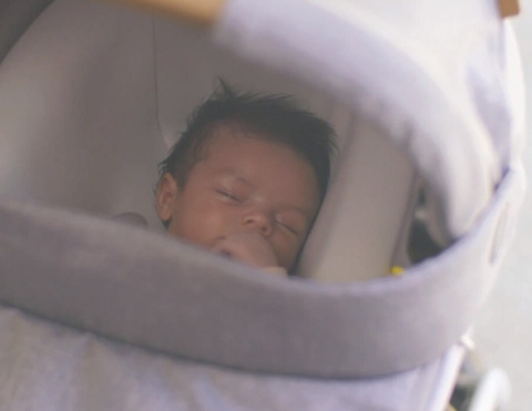 JADE Maxi-Cosi i-Size gondola do Nova Adorra Lila - Nomad Sand