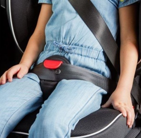 FOLD&GO I-SIZE Chicco 100-150cm 3lata+ fotelik samochodowy - Jet Black