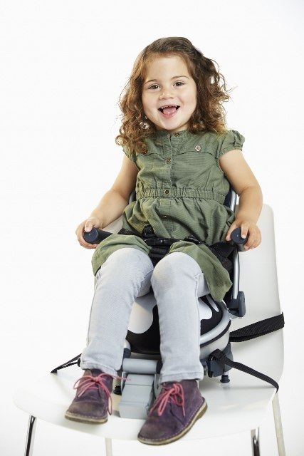 Buggypod Perle Fresian Cow - siedzisko które pasuje do dostawek Lascal BuggyBoard Maxi lub Bugaboo Wheeled Board