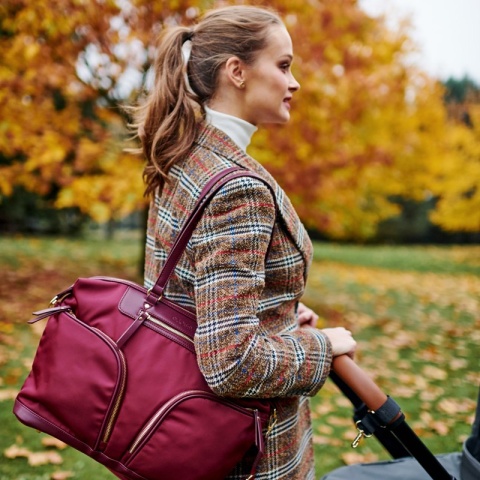 LUNA 2w1 JOISSY to połączenie torby i plecaka dla mamy - Burgundy