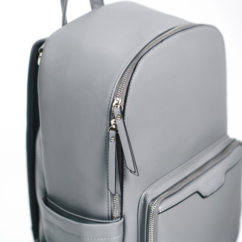 MOON JOISSY Plecak został zaprojektowany by spełniać potrzeby nowoczesnych oraz aktywnych rodziców - Light Gray