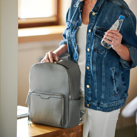 MOON JOISSY Plecak został zaprojektowany by spełniać potrzeby nowoczesnych oraz aktywnych rodziców - Light Gray