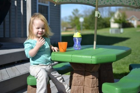 STEP2 Stół - Stolik piknikowy z parasolem