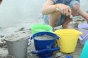 Składane wiaderko do wody i piasku Scrunch Bucket - Granatowy