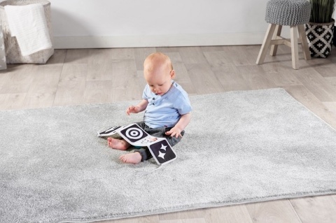 Tiny Love Gimnastyka dla bobasa mata z pałąkami Magiczna Kraina - czarno-biała