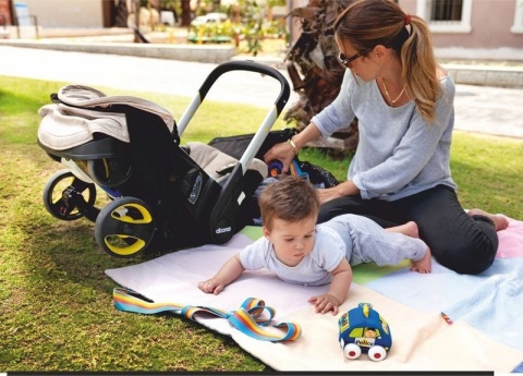 Mobilny fotelik samochodowy Doona+ 4* ADAC - Racing Green