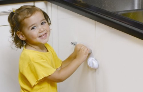 Safety 1st - Zabezpieczenie drzwi, szafek (bez uchwytów, naklejane) 39036760