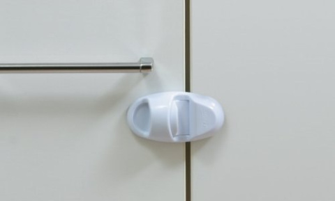 Safety 1st - Zabezpieczenie drzwi, szafek (bez uchwytów, naklejane) 39036760