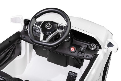 TOYZ POJAZD NA AKUMULATOR MERCEDES GLA45 WHITE