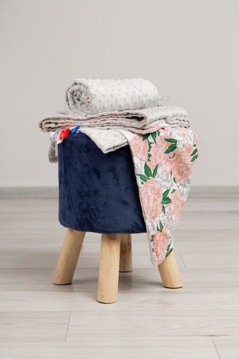 Lekki kocyk Minky 75x100cm Sensillo - SZARY KWIATY