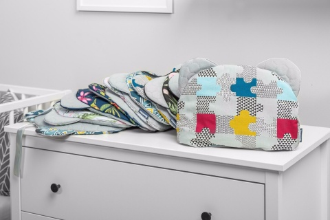 Sensillo poduszka Miś - CZARNY KWIATY