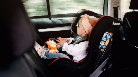 LIAM 0-18kg Lionelo fotelik samochodowy - Carbon Grey