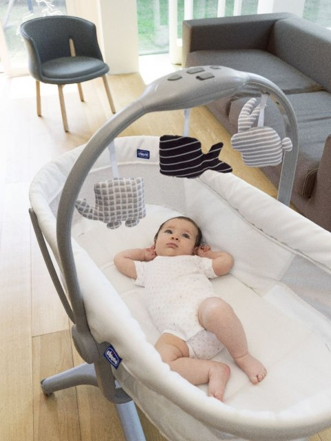BABY HUG AIR WHITE SNOW 4w1 leżaczek kołyska krzesełko do karmienia Chicco