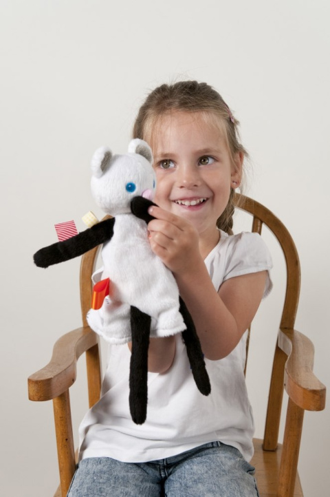 Snoozebaby Przytulanka-pacynka biało-czarna Lune