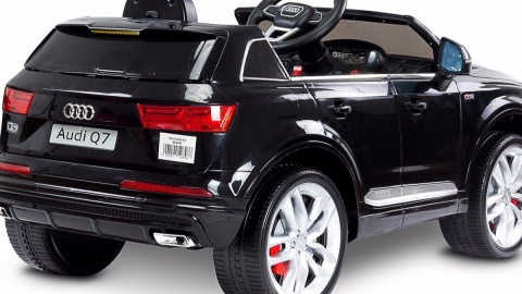 AUDI Q7 Toyz pojazd na aklumulator 12V 2x35W - black
