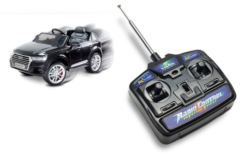 AUDI Q7 Toyz pojazd na aklumulator 12V 2x35W - black