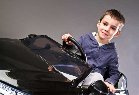 AUDI Q7 Toyz pojazd na aklumulator 12V 2x35W - black