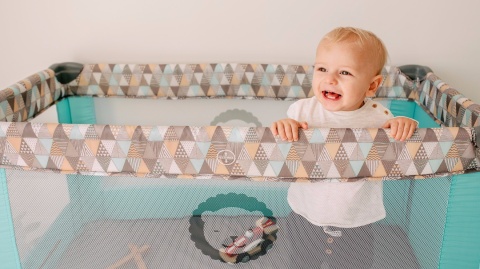 ADRIAA łóżeczko turystyczne Lionelo, kojec, moskitiera - Beige Stripes