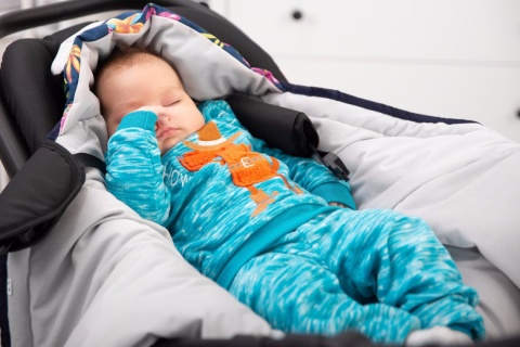 Sensillo Otulacz do fotelika Velvet - GRANATOWY KOLIBER