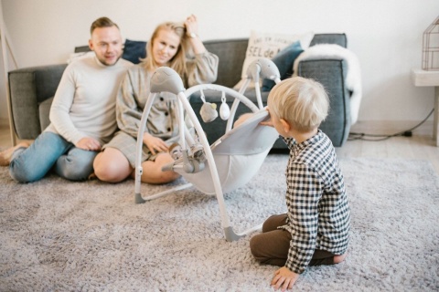 MILI Kidwell Huśtawka leżaczek 0-9 kg - KRÓLICZKI