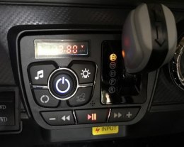 Panel Muzyczny do Pojazdu na Akumulator XMX606 Mercedes X