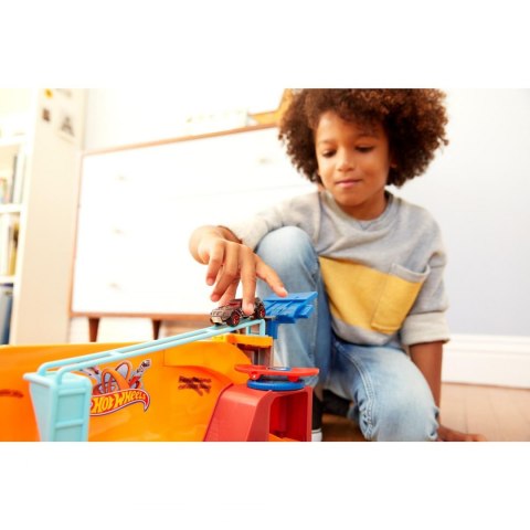 Hot Wheels skate park