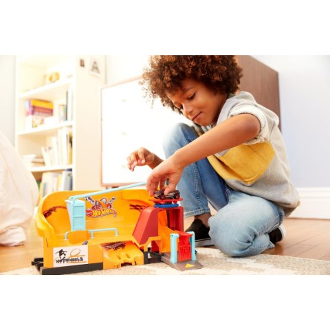 Hot Wheels skate park