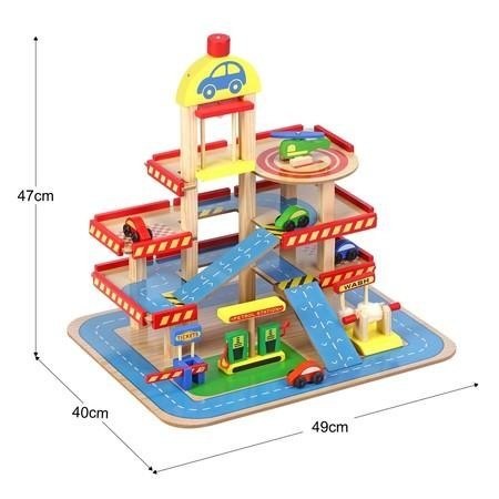 Drewniany garaż parking z samochodami 4 pietra