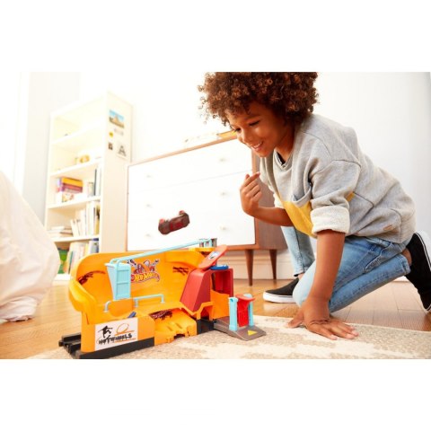 Hot Wheels skate park