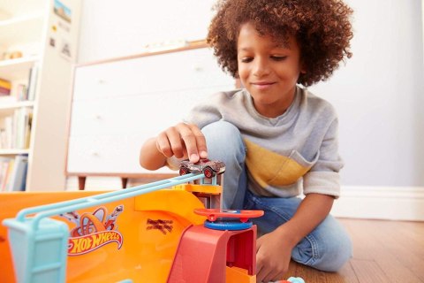 Hot Wheels skate park