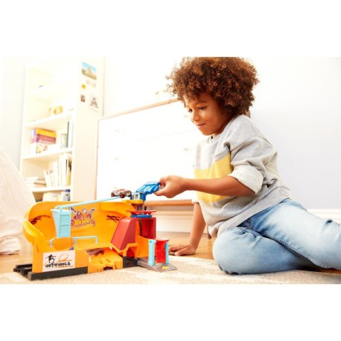 Hot Wheels skate park