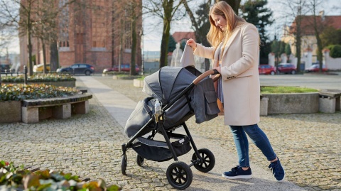 BELL Lionelo wózek spacerowy do 22kg, duże pompowane koła, torba, ocieplacz, moskitiera, uchwyt na kubek - Stone