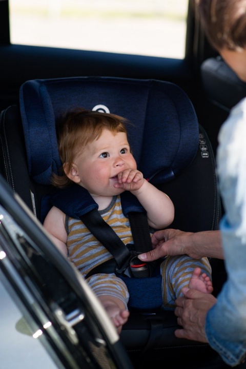 MUNDO Caretero fotelik obrotowy 360° 0-36 kg - BLACK