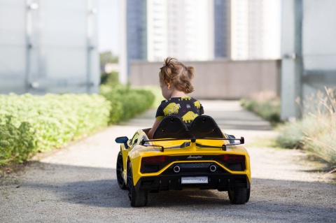 Pojazd na akumulator Toyz Lamborghini Aventador SVJ - YELLOW
