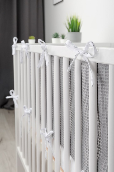 Cienki ochraniacz do łóżeczka Wafel Sensillo - DMUCHAWCE GRAFITOWY