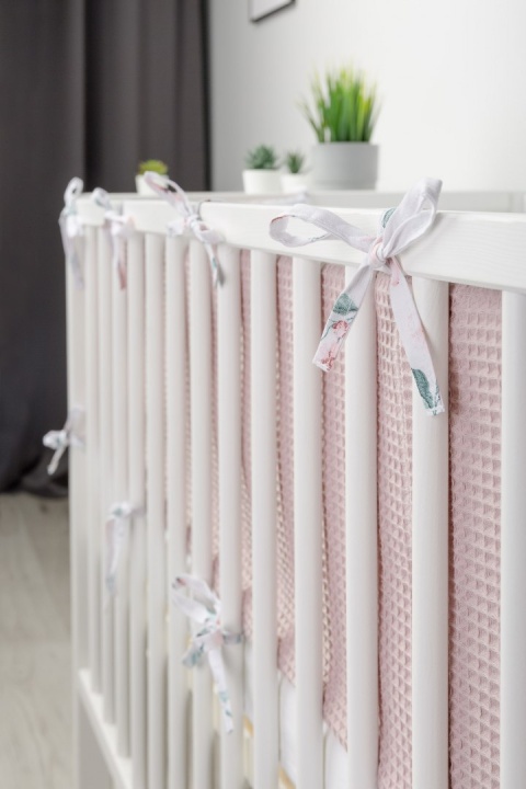 Cienki ochraniacz do łóżeczka Wafel Sensillo - HIPOPOTAMY RÓŻOWY