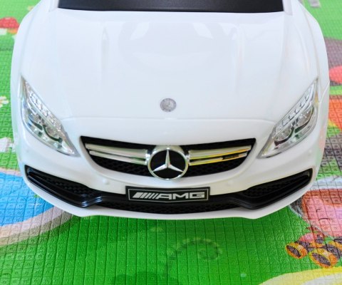 Pojazd MERCEDES-AMG C63 Coupe White S