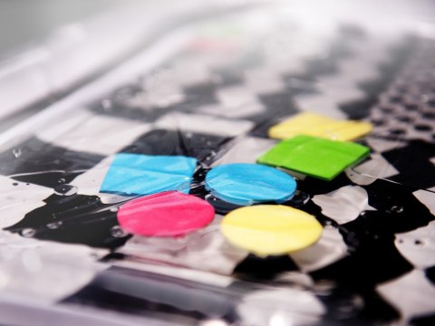 Mata wodna sensoryczna dmuchana dla niemowląt kontrastowa czarno-biała szachownica XXL 65x50 cm